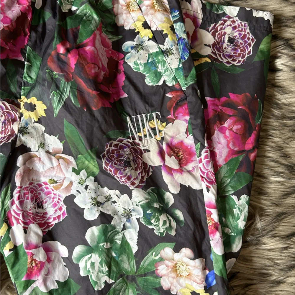 Nike earth day floral flower windbreaker‎ snap pants bottoms size small